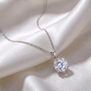 گردنبند تک نگین زنانه آی ام مدل سولیتر روی پارچه