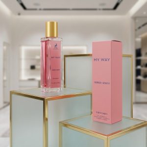 عطر زنانه الحمبرا مای وی روی پایه دکوراتیو نمایشگاهی